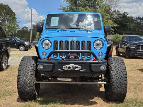 Used 2017 Jeep Wrangler Unlimited Rubicon w/ Connectivity Group AWD/4WD image 2