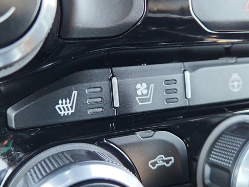 Used 2024 RAM 1500 Laramie image 24