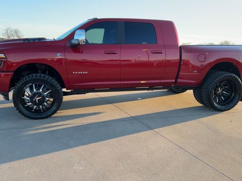 New 2026 RAM 3500 Laramie AWD/4WD image 4