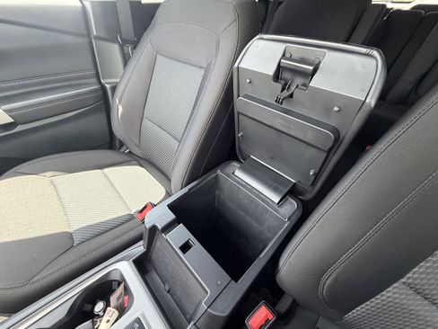 Used 2023 Ford Explorer XLT AWD/4WD image 14