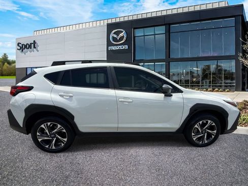 Used 2024 Subaru Crosstrek 2.0i Premium AWD/4WD image 2