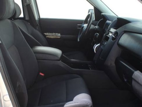 Used 2010 Honda Pilot LX image 17