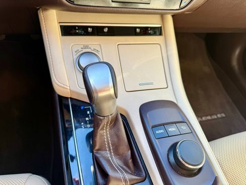 Used 2017 Lexus ES 350 image 17