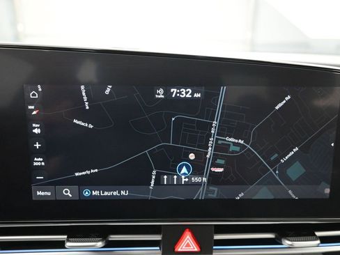 Used 2023 Hyundai Elantra Limited FWD image 13
