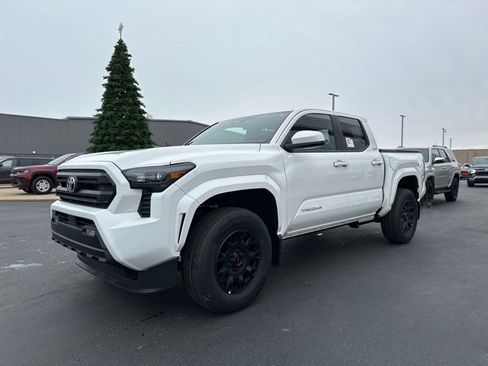New 2025 Toyota Tacoma SR5 image 3