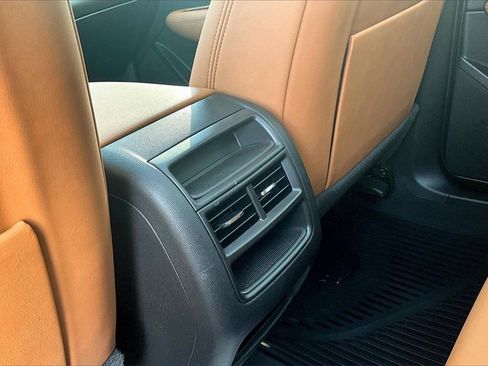 Used 2021 Cadillac XT5 Premium Luxury image 17