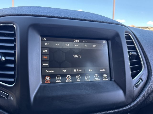 Used 2018 Jeep Compass Latitude w/ Popular Equipment Group FWD image 22
