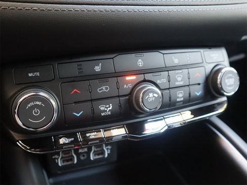 New 2024 Dodge Durango SXT w/ SXT Blacktop Group image 11