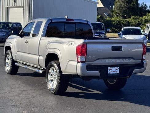 Used 2017 Toyota Tacoma SR image 13