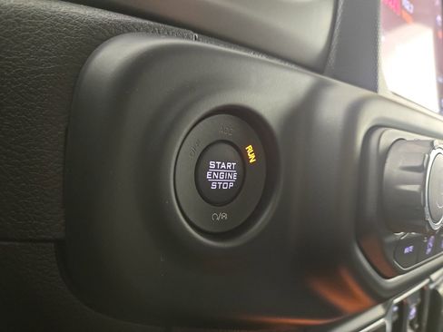 Certified 2021 Jeep Gladiator Sport image 26