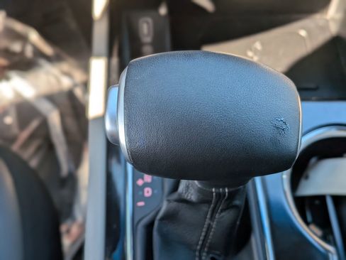 Used 2020 Kia Sedona SX image 31