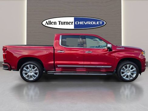 Used 2024 Chevrolet Silverado 1500 High Country w/ High Country Premium Package AWD/4WD image 5