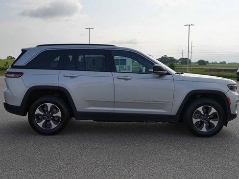 Used 2024 Jeep Grand Cherokee Limited 4xe AWD/4WD image 5
