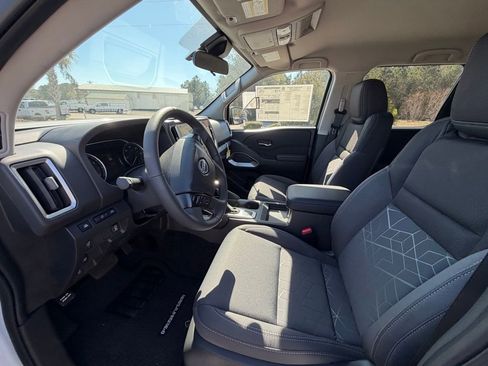 New 2026 Nissan Frontier SV w/ SV Convenience Package AWD/4WD image 11