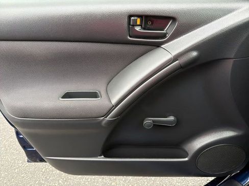 Used 2004 Toyota Matrix image 20