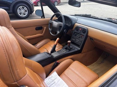 Used 1992 MAZDA MX-5 Miata RWD image 12