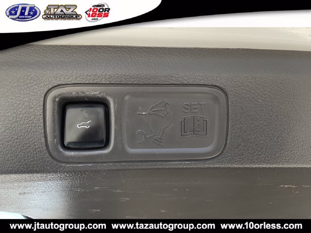Used 2020 Ford Expedition XLT w/ Equipment Group 202A AWD/4WD image 24