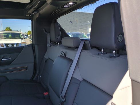 Used 2024 GMC Hummer EV 3X image 31