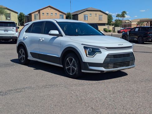 Used 2024 Kia Niro LX image 31