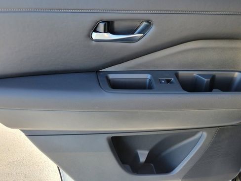 New 2025 Nissan Pathfinder SL image 14
