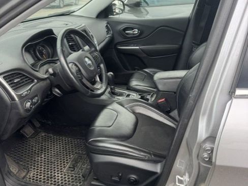 Used 2019 Jeep Cherokee Latitude Plus w/ Cold Weather Group image 24