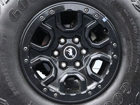 Used 2023 Ford Bronco Outer Banks image 10