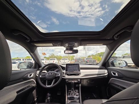 Used 2023 Jeep Compass Latitude w/ Sun and Sound Group image 20