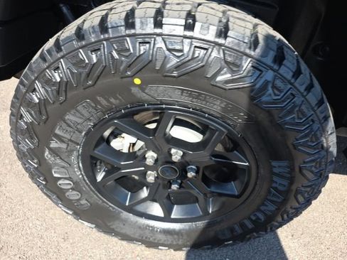 Used 2024 Jeep Wrangler Unlimited AWD/4WD image 26