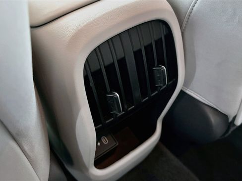 Used 2025 Hyundai Kona SEL FWD image 27