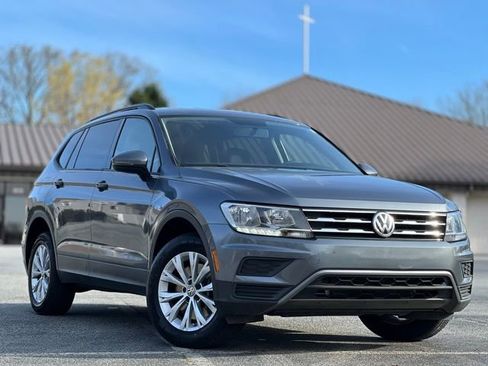 Used 2020 Volkswagen Tiguan S image 3