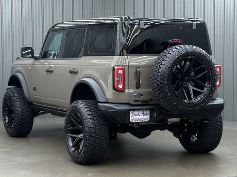 Used 2025 Ford Bronco Badlands AWD/4WD image 3