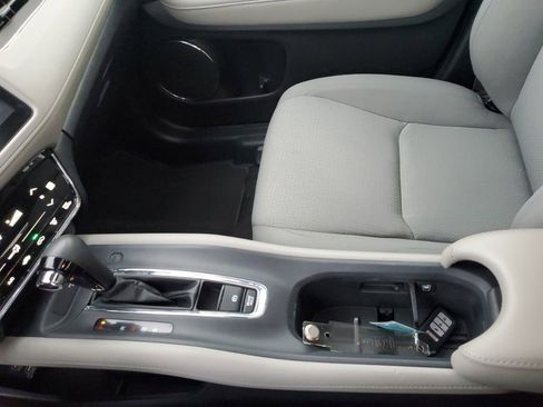 Used 2021 Honda HR-V EX image 21