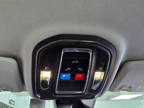 Certified 2023 Jeep Grand Cherokee Limited w/ Black Appearance Package AWD/4WD image 18