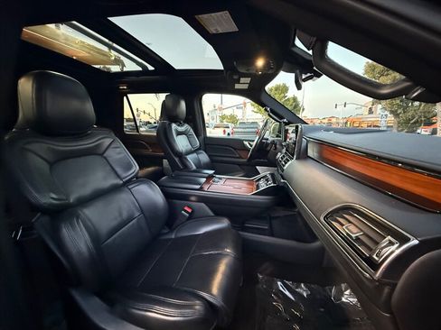 Used 2020 Lincoln Navigator L Reserve w/ Equipment Group 208A Reserve AWD/4WD image 42