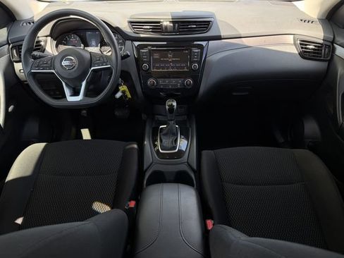 Used 2021 Nissan Rogue Sport S image 10