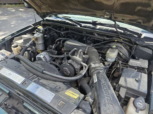 Used 2002 Chevrolet Blazer LS w/ Preferred Equipment Group AWD/4WD image 18
