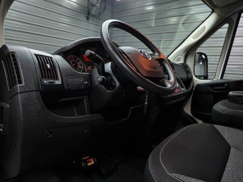 Used 2021 RAM ProMaster 2500 w/ Convenience Group FWD image 13