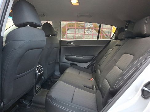 Used 2022 Kia Sportage LX image 10