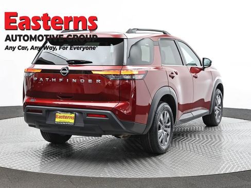 Used 2025 Nissan Pathfinder SV FWD image 5