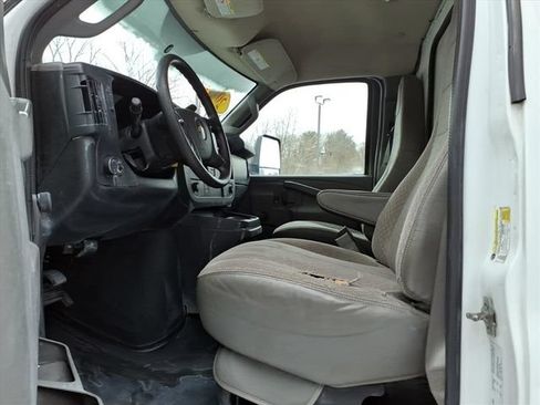 Used 2016 Chevrolet Express 3500 RWD image 13