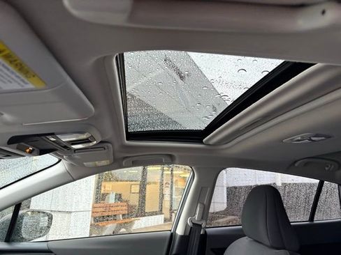 Used 2025 Subaru Crosstrek 2.0i Premium image 10