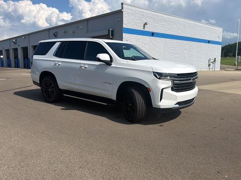 Used 2023 Chevrolet Tahoe LT w/ Luxury Package AWD/4WD image 8