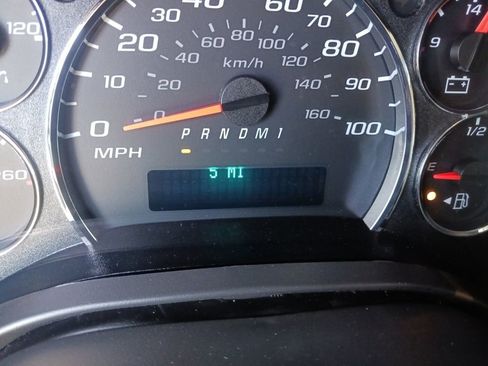 New 2025 Chevrolet Express 3500 Extended w/ Driver Convenience Package image 12