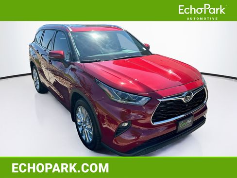 Used 2023 Toyota Highlander Limited AWD/4WD image 1