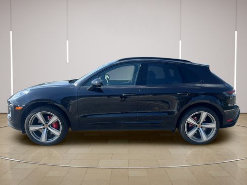 Certified 2024 Porsche Macan S AWD/4WD image 2