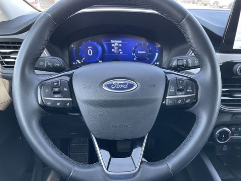 Used 2022 Ford Escape SEL w/ Technology Package image 18