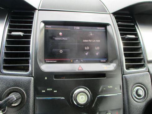 Used 2013 Ford Taurus SEL FWD image 15