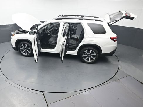 Used 2025 Honda Pilot Touring image 46