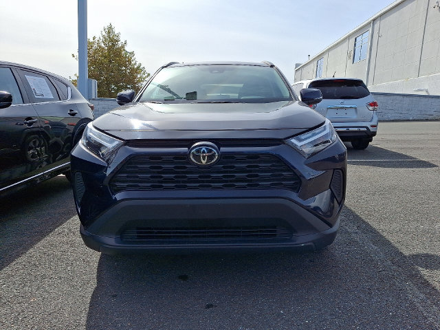 Used 2025 Toyota RAV4 XLE AWD/4WD image 2