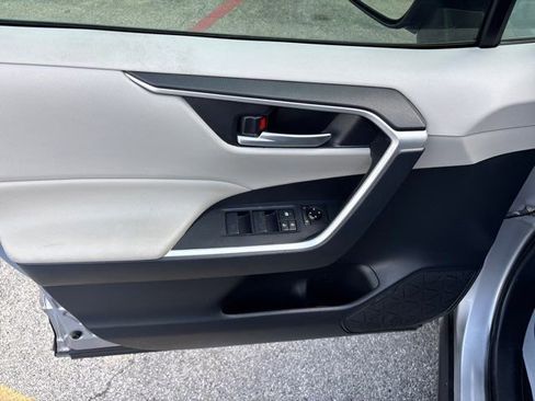 Used 2019 Toyota RAV4 XLE w/ Convenience Package AWD/4WD image 19